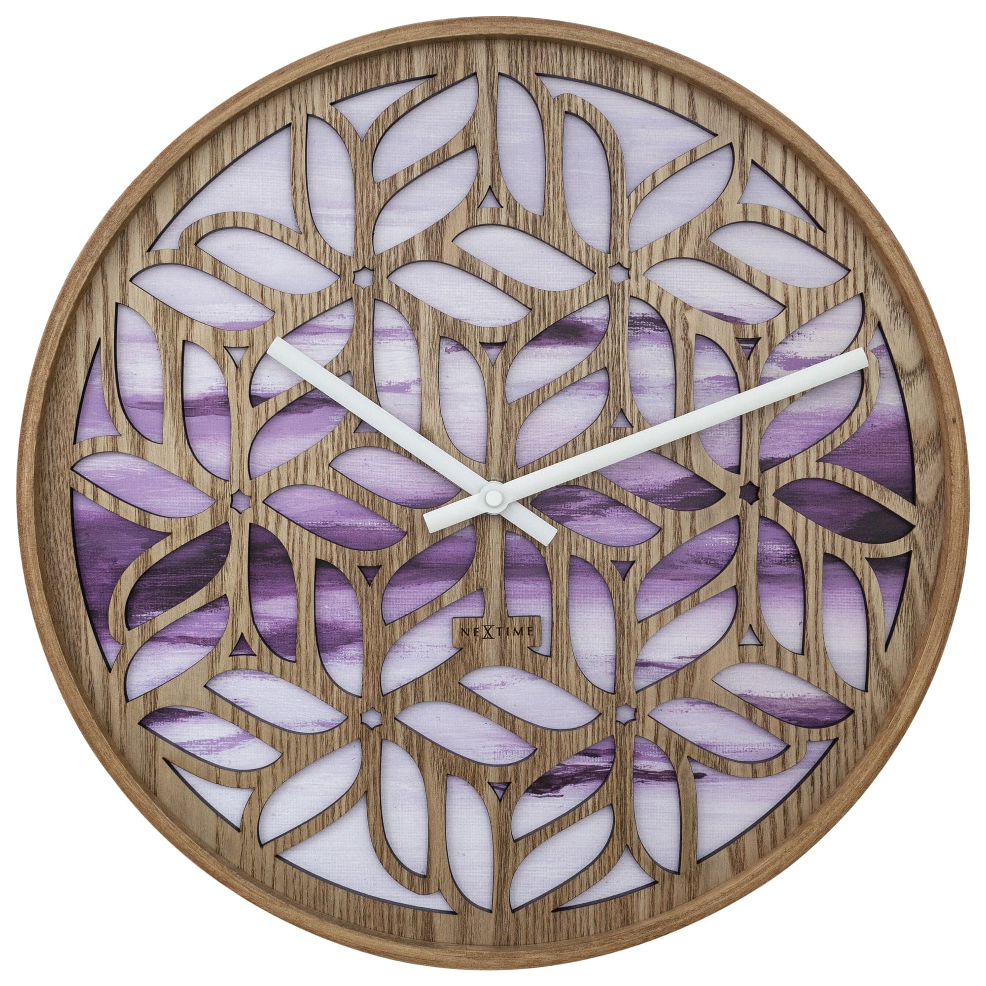 Wandklok van 40 cm, stil, paars, van hout, van NeXtime Clocks, met Yogi ontwerp, zichtbaar in de afbeelding